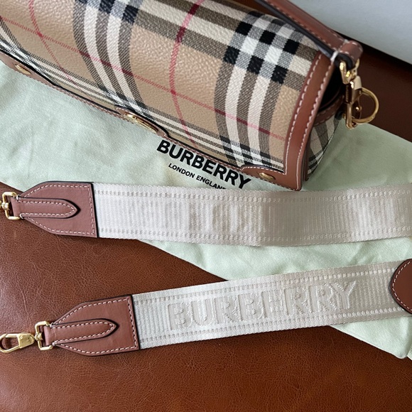 Burberry Top Handle Note Bag - Picture 12 of 13